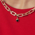 PINGENTE DE CORAÇÃO ABAULADO E ESMALTADO COM FECHO