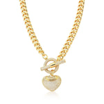 COLAR GROUMET COM PINGENTE DE CORAÇÃO BRANCO BANHADA A OURO