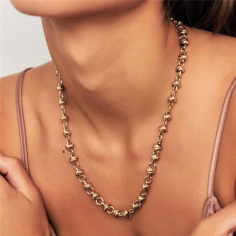 COLAR TRANÇADO COM ELOS INTERCALADOS VAZADOS