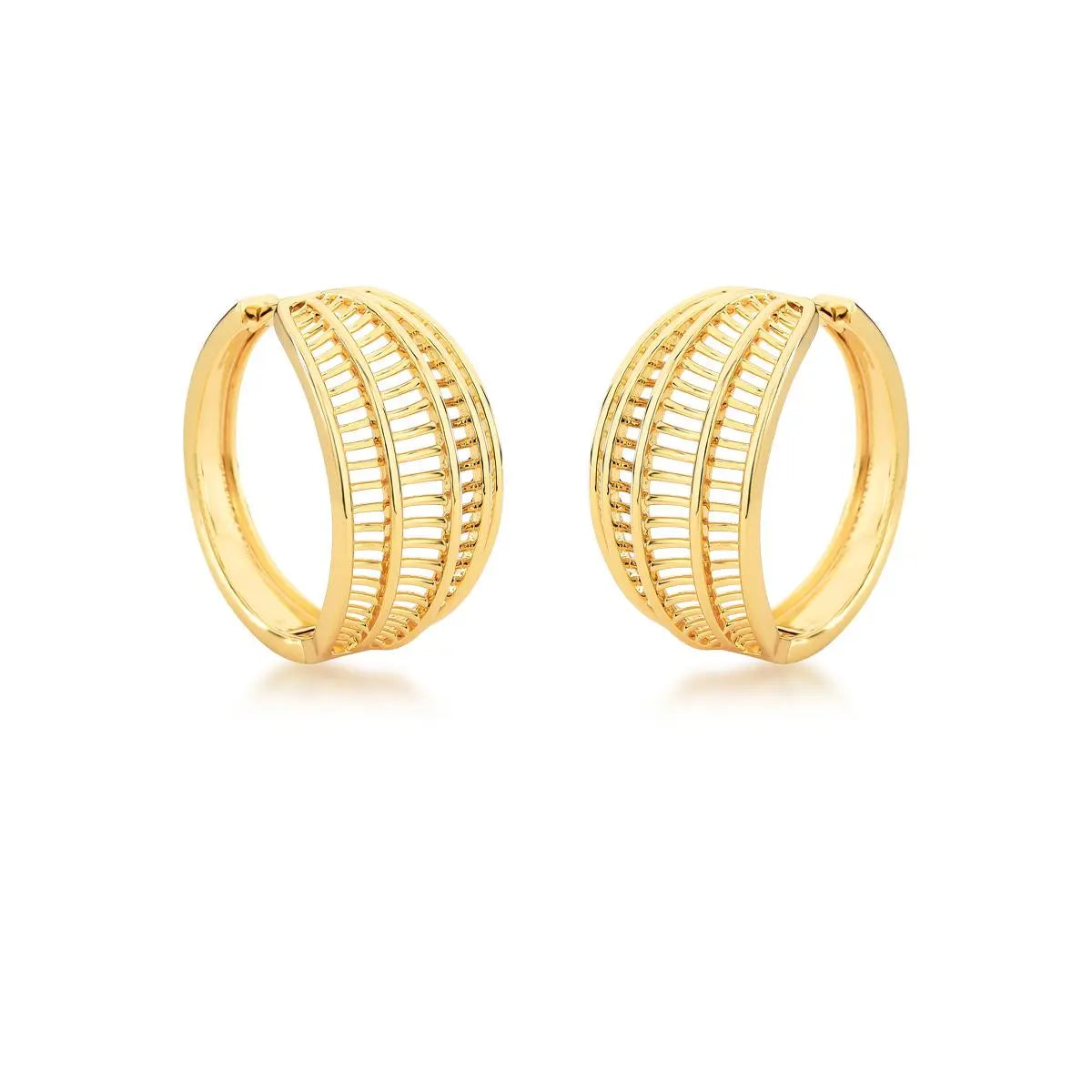 ARGOLA CURVA VAZADA TEXTURIZADA