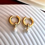 ARGOLA COM PINGENTE DE PÉROLA SHELL