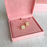 Brinco Trevo Pequeno Cravejado